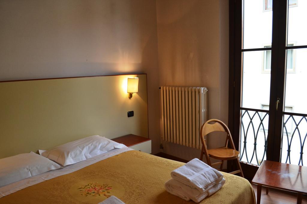 Hotel Casa Del Lago Floransa Oda fotoğraf
