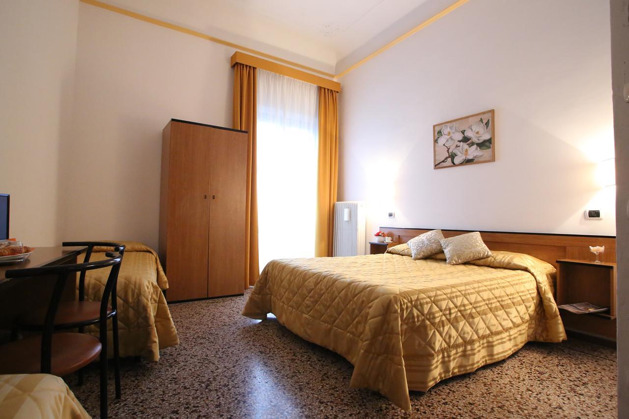 Hotel Casa Del Lago Floransa Dış mekan fotoğraf