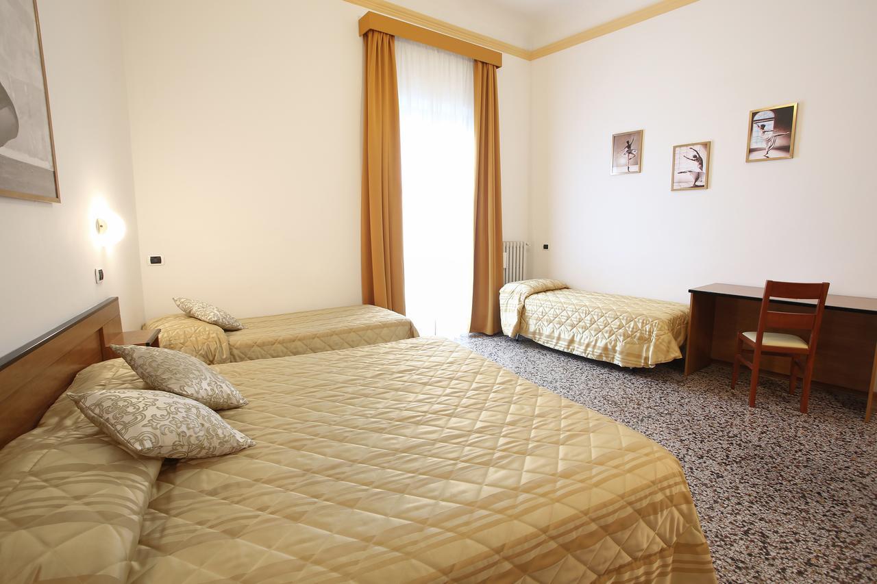 Hotel Casa Del Lago Floransa Dış mekan fotoğraf