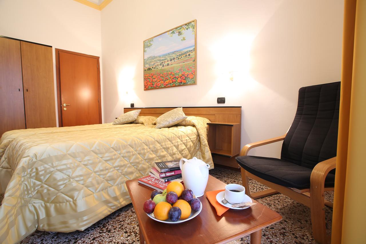 Hotel Casa Del Lago Floransa Dış mekan fotoğraf