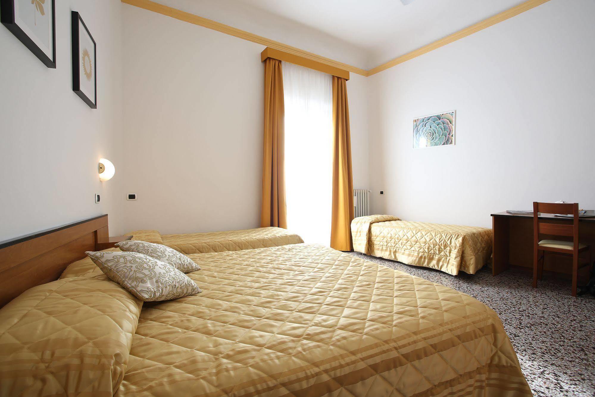 Hotel Casa Del Lago Floransa Dış mekan fotoğraf