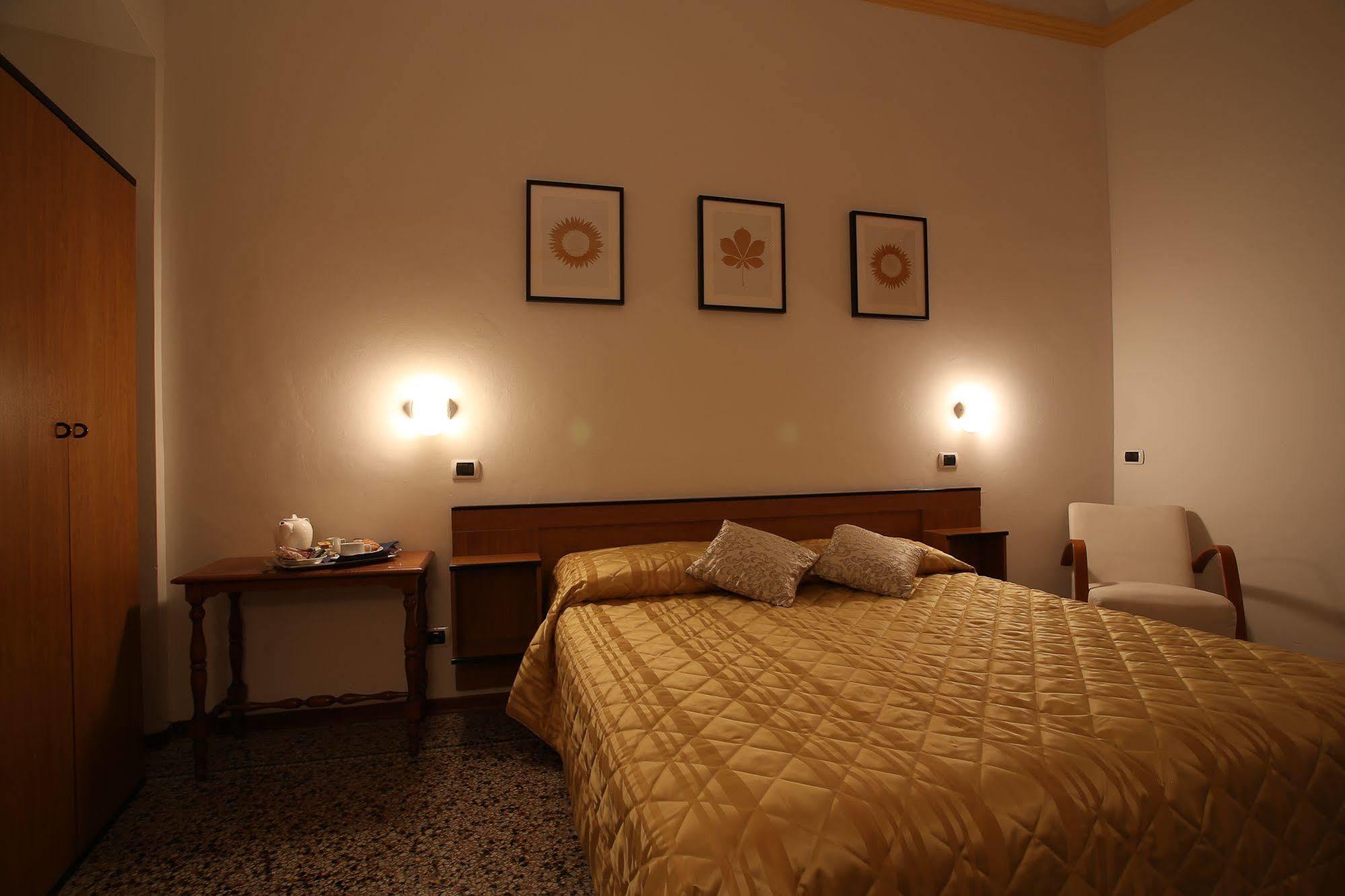 Hotel Casa Del Lago Floransa Dış mekan fotoğraf